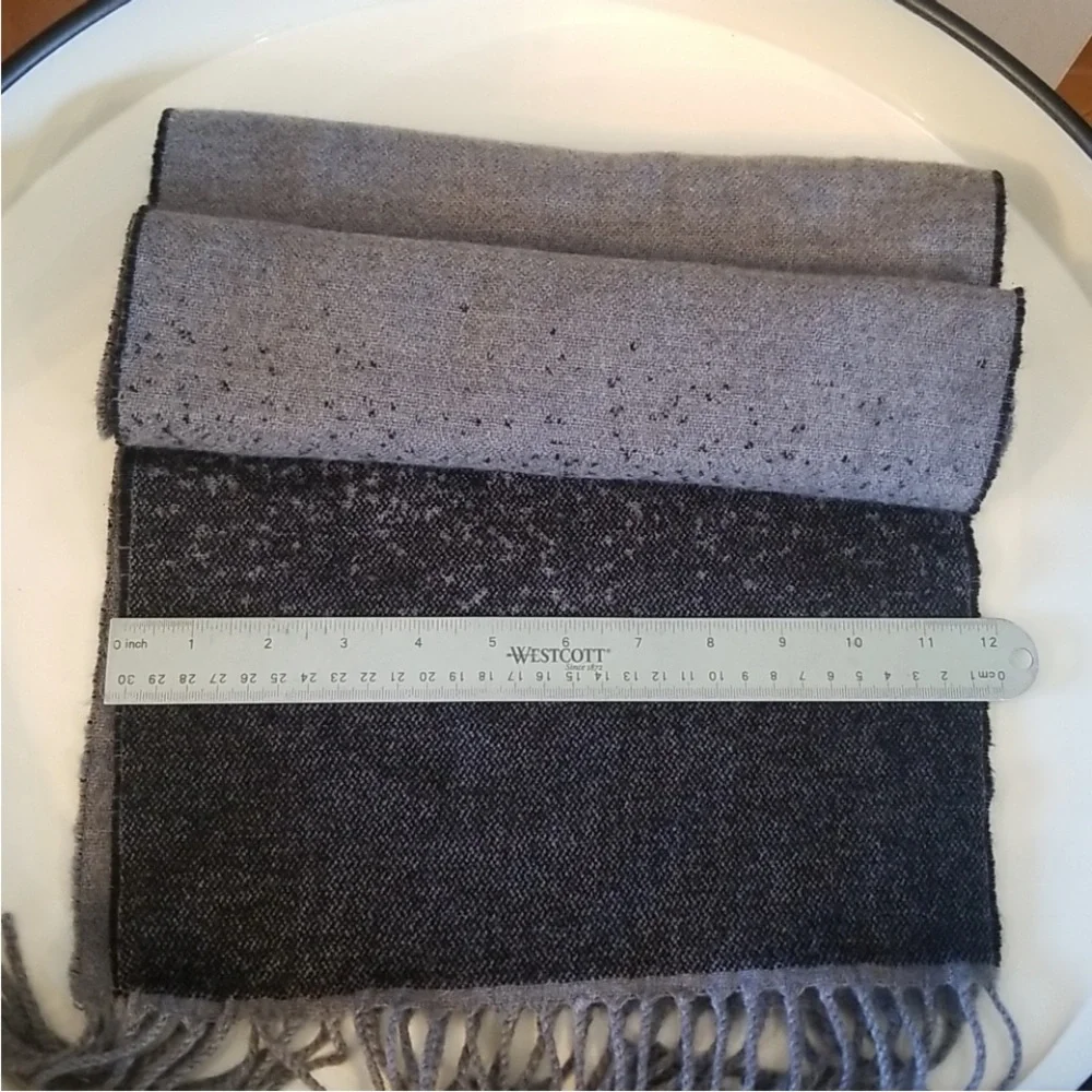 Calvin Klein Black and Gray Ombre Men's Scarf NWOT